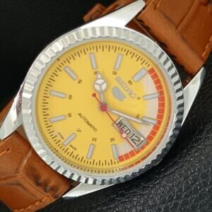 Vintage 1985 Seiko Automatic Mens Silver Watch W/daydate & Yellow accents